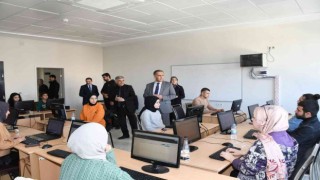 Vali Çuhadar, halk eğitim merkezinde incelemelerde bulundu