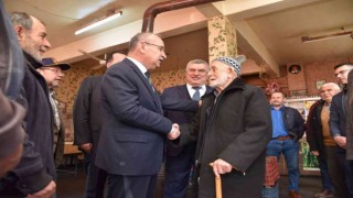 Vali Karadeniz, Akhisarda muhtarlar ve vatandaşlarla bir araya geldi