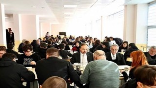 Valinin jestine öğrencilerden kahve daveti
