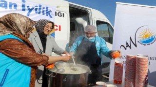 Van Büyükşehir Belediyesinden ayran aşı ikramı