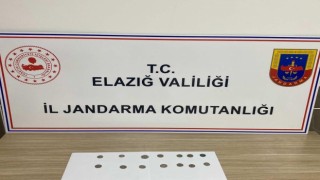 ‘Vasıf kokladı, peçeteye sarılı 14 adet sikke ele geçirildi