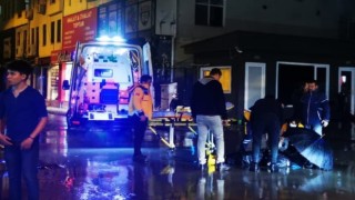 Yayaya çarpmamak için motordan düştü