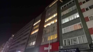 Yeni yılı tencere ve tava çalarak karşıladılar