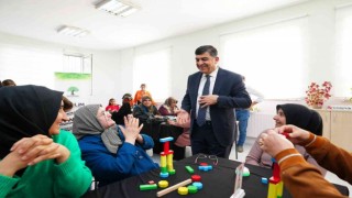 Yetim annelerine sertifikaları verildi