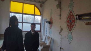 Yıkılan ve hasar alan camiler incelendi