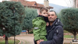 Yıllar sonra evlatlarından bir kelime duyabilmek için geldikleri Türkiyede mutlulukları ikiye katlandı