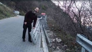 Yok artık...Uçurumun kenarındaki demir bariyerleri çaldılar