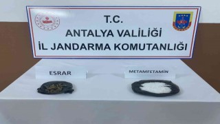 Yolcu otobüsünde koltuğun altına koyduğu uyuşturucu ile yakalandı