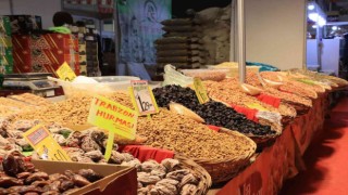 Yöresel ürünler ve hediyelik eşya fuarına yoğun ilgi