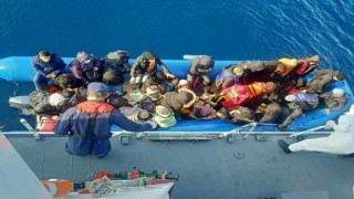 Yunan unsurlarınca ölüme terk edilen 34 kaçak göçmen kurtarıldı