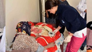 Yunusemrenin Evde Sağlık Hizmeti yaralara ilaç oluyor