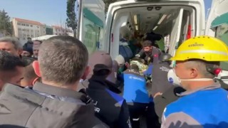 155inci saatte umutlar yeşermeye devam etti, Tolga enkazdan sağ olarak çıkarıldı