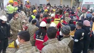 28inci Mekanize Piyade Tümen Komutanlığı Hatayda bir genci sağ olarak kurtardı