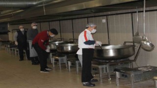 30 bin depremzede için Osmaniyede sıcak aş