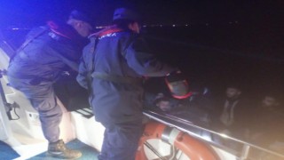 47 düzensiz göçmen kurtarıldı, 20si yakalandı