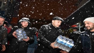 50 kişilik ekip yaraları sarmak için deprem bölgesine gitti