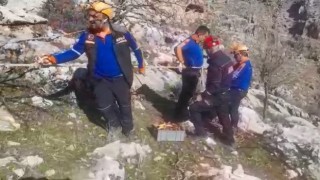500 metrelik uçurumda kurtarma operasyonu