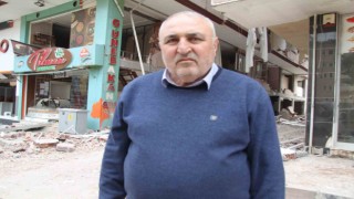 60 kişiyi kurtardı, düşen duvarın altında kalarak hayatını kaybetti