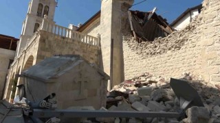 659 yıllık tarihi kilise depreme dayanamadı