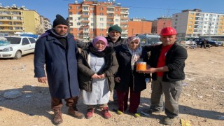 7 yaşındaki Rizeli Esma Senanın kumbarası depremzedelere ulaştı