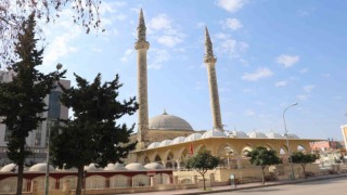 Adanada 150 cami minaresi ağır hasar aldı
