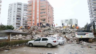 Adanada 17 katlı apartmanın enkazından 2 kişinin cansız bedenine ulaşıldı