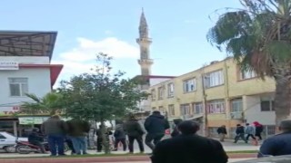 Adanada hasarlı minare kontrollü yıkıldı