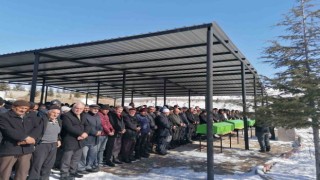 Adanada hayatını kaybeden 4 kişilik aile Niğdede defnedildi