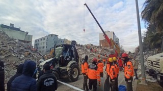 Adıyaman İsias Otelde arama kurtarma çalışmaları sürüyor