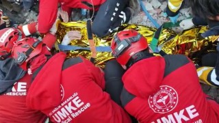 Adıyamanda 129uncu saatte enkazdan sağ kurtarıldı