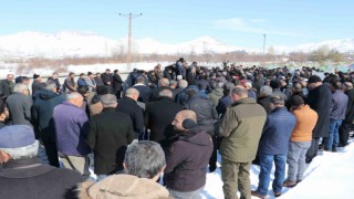 Adıyamanda enkaz altında kalan işçi Vanda toprağa verildi