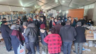 Adıyamanda kurulan Türkiyenin en büyük sahra eczanesi günde 7 bin kişiye hizmet veriyor