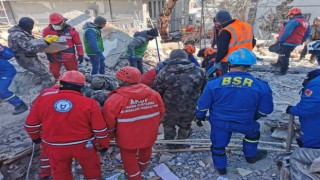 ADÜ Arama Kurtarma Ekibi deprem bölgesinde