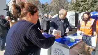 Afet bölgesinde her gün 8 bin kişilik yemek