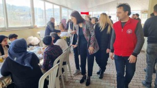 Afetzedeleri yalnız bırakmadılar