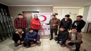 Afganistanlı gençlerden duyarlı bağış