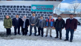 Ağrılı çocuklar depremden etkilenen kardeşleri için oyuncak üretiyor