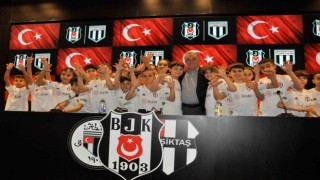 Ahmet Nur Çebi, depremzede çocuklarla buluştu