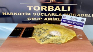 Aile görünümlü uyuşturucu tacirleri tutuklandı