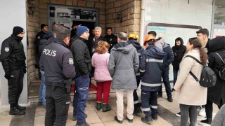 Aksarayda depremden etkilenen ağır hasarlı 5 katlı bina tahliye edildi