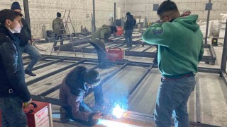 Aksaraylı sanayi ustaları depremzedeler için konteyner üretiyor