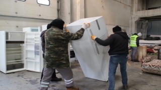 Akşehirdeki depremzedeler için beyaz eşya ve mobilya yardımı