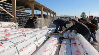 Alanyada çiftçilere 8 bin 400 metrekare sera naylonu teslim edildi