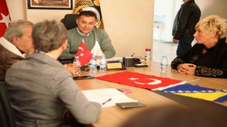 Alanyadaki Boşnaklardan deprem bölgesine konteyner desteği