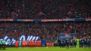 Allianz Arenada depremde hayatını kaybedenler için saygı duruşu