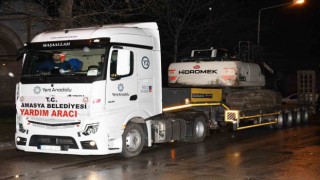 Amasyadan deprem bölgesine yardım tırları ve iş makineleri gönderildi