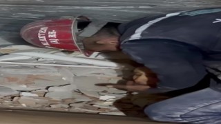 Amasyalı madenci elleriyle kazdığı enkazdaki kadının yüzünü böyle yıkadı
