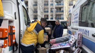 Ambulanslar depremzedeler için Esenyurttan yola çıktı