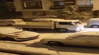 Ankarada etkili olan kar yağışı trafikte zor anlar yaşattı