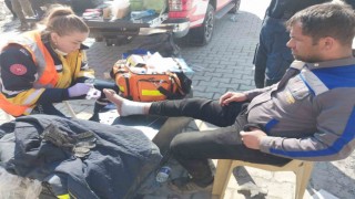 Antalya Büyükşehir sağlık ekipleri depremzedelerin yaralarını sarıyor